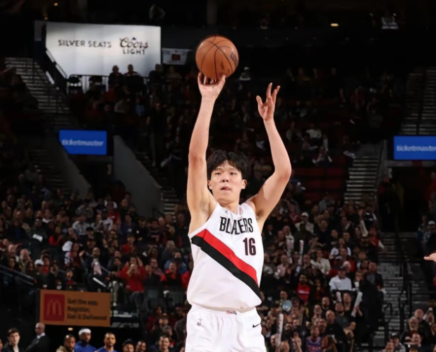 杨瀚森的三 杨瀚森的三